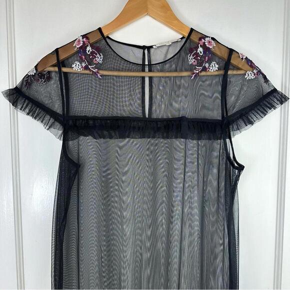 Willow & Clay Sheer Floral Embroidered  Maxi Dress - Picture 2 of 8